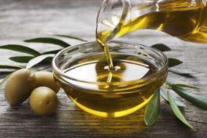The active substances of olive oil nourish the skin and hair, making them more beautiful and well-groomed.