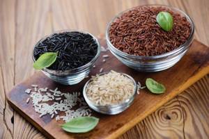 Brown, black and white types of rice for weight loss