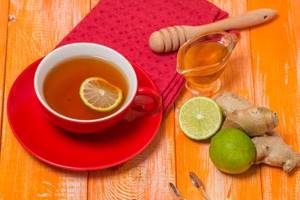 Tea with ginger, honey and lemon