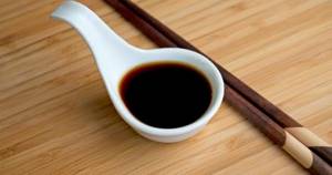 Which is healthier: salt or soy sauce?