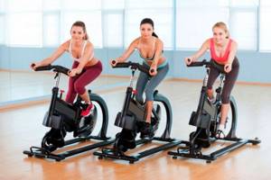 Which is better, a treadmill or an exercise bike for weight loss?