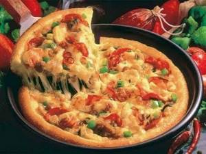 diet pizza in a frying pan