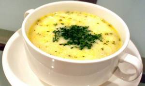 Dietary soups with processed cheese, vegetables, chicken, champignons, beef, cabbage. Recipe 