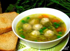 Diet soup with meatballs