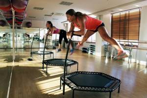 Jumping fitness on trampolines