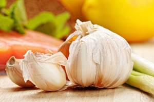 Photo of a head of garlic