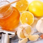 Photo of honey, garlic and lemon