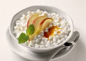 Photo: Fasting day on cottage cheese and fruits