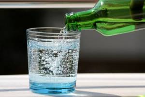 Carbonated water benefits and harm to the body