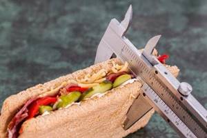 Ideas on how to force yourself to lose weight by measuring the size of a sandwich