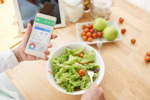 using a mobile application for a weight loss diary