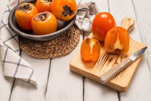 How to eat persimmon correctly