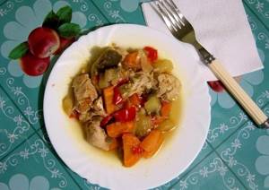 How to properly prepare chicken stewed with vegetables