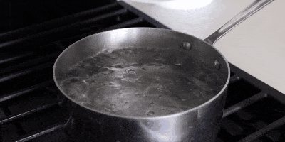 How to cook rice in a saucepan: add grains to boiling water