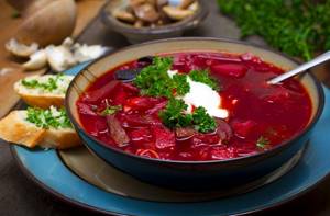 Calorie content of borscht with sour cream