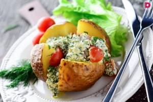 Diet potatoes. RECIPE FOR BAKED POTATOES WITH Cottage Cheese and Cherry Tomatoes 