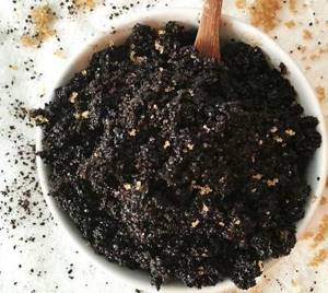 coffee grounds with honey