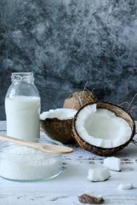 Coconut oil: helps with stretch marks and cellulite