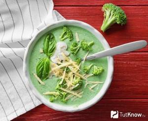 Creamy broccoli soup with cheese