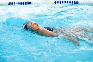 The back crawl uses fewer muscles than the front crawl, but is just as effective.