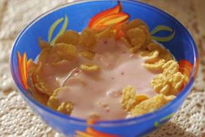 corn flakes with yogurt