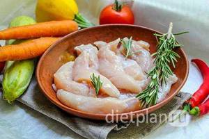 Dietary chicken breast with vegetables. Oven baked chicken recipe 