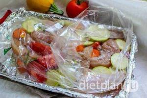 Dietary chicken breast with vegetables. Oven baked chicken recipe 