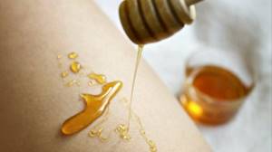 Skin treatment with honey