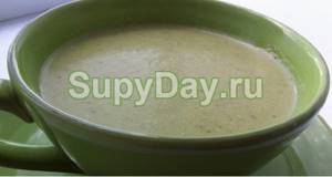 Light creamy zucchini soup