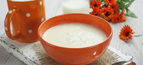 Semolina porridge on water