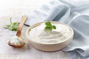 Is it possible to eat sour cream on a diet?