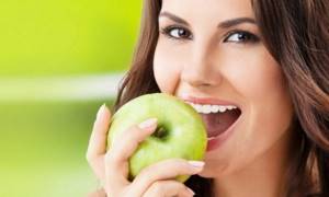 Is it possible to eat apples at night?