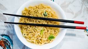 Is it possible to eat instant noodles on a diet?