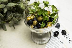 Is it possible to eat olives on a diet?