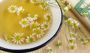 Chamomile infusion against acne