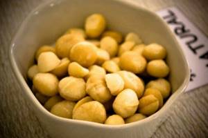 Macadamia nuts without shell