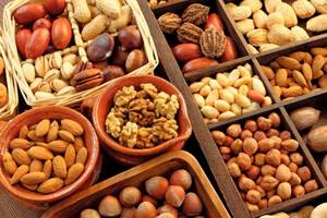 Nuts contain polyunsaturated fatty acids