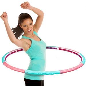 The main use of the hoop is to create a slim waist.