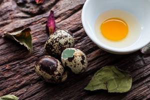 Quail eggs: calorie content, health benefits and harm, how to eat when losing weight