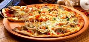 Pizza with minced chicken dietary calorie content. Low-calorie PP pizza recipes 