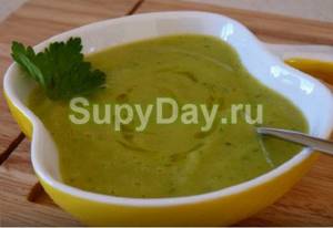 Spicy creamy zucchini soup
