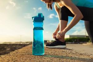 should you drink water while running
