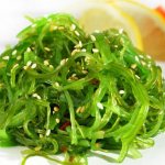 Полезные свойства и вред морских водорослей чука: что же это такое, сколько в них калорий, из чего делают салат?