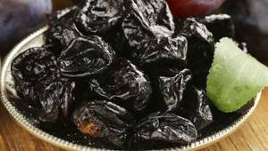 The benefits and harms of prunes