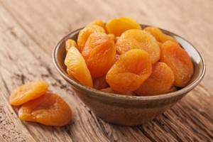 The benefits and harms of dried apricots