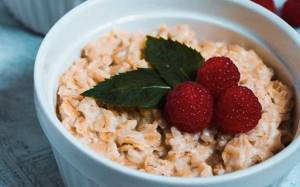 The benefits and harms of oatmeal, composition of vitamins and elements, properties