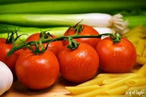 Tomato is one of the vegetables with high water content. CC0 