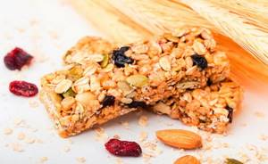 Protein bars with almonds, cranberries and pumpkin seeds