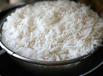 Boiled rice calorie content per 100 grams