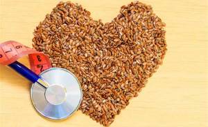 Flax seeds can cause any harm only in cases of excessive consumption - more than 50 g per day, but their health benefits for both women and men are enormous.